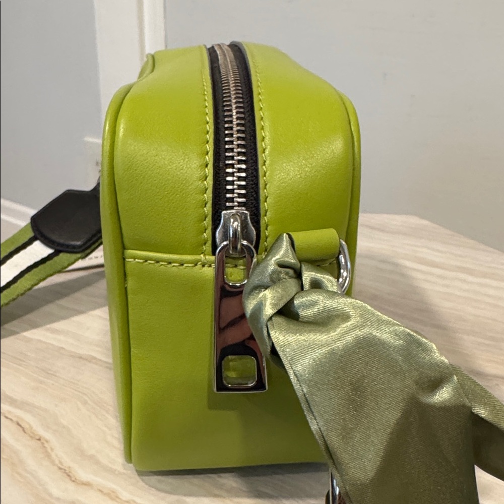 Marc Jacobs Flash Green Leather Camera Crossbody Bag - Picture 8 of 17